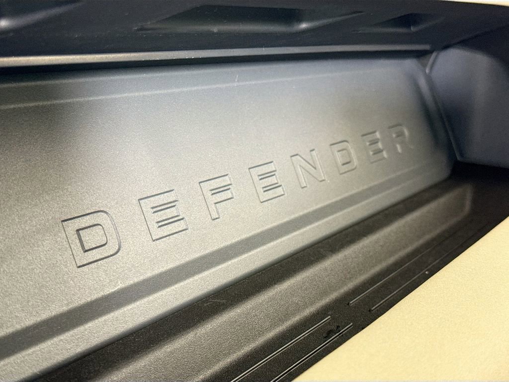 Used 2023 Land Rover Defender 110 X-Dynamic SE image 22