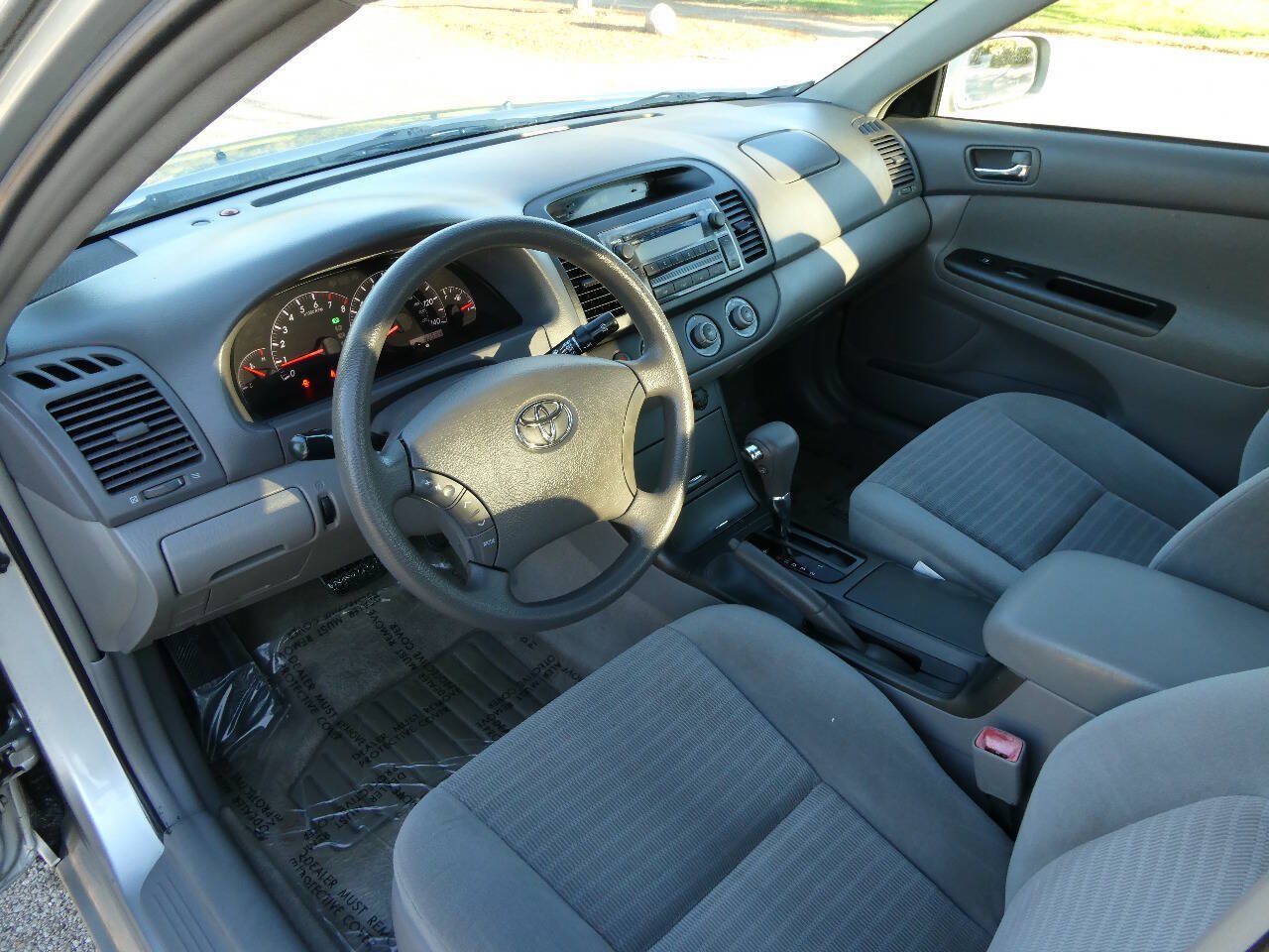 Used 2005 Toyota Camry LE FWD image 10
