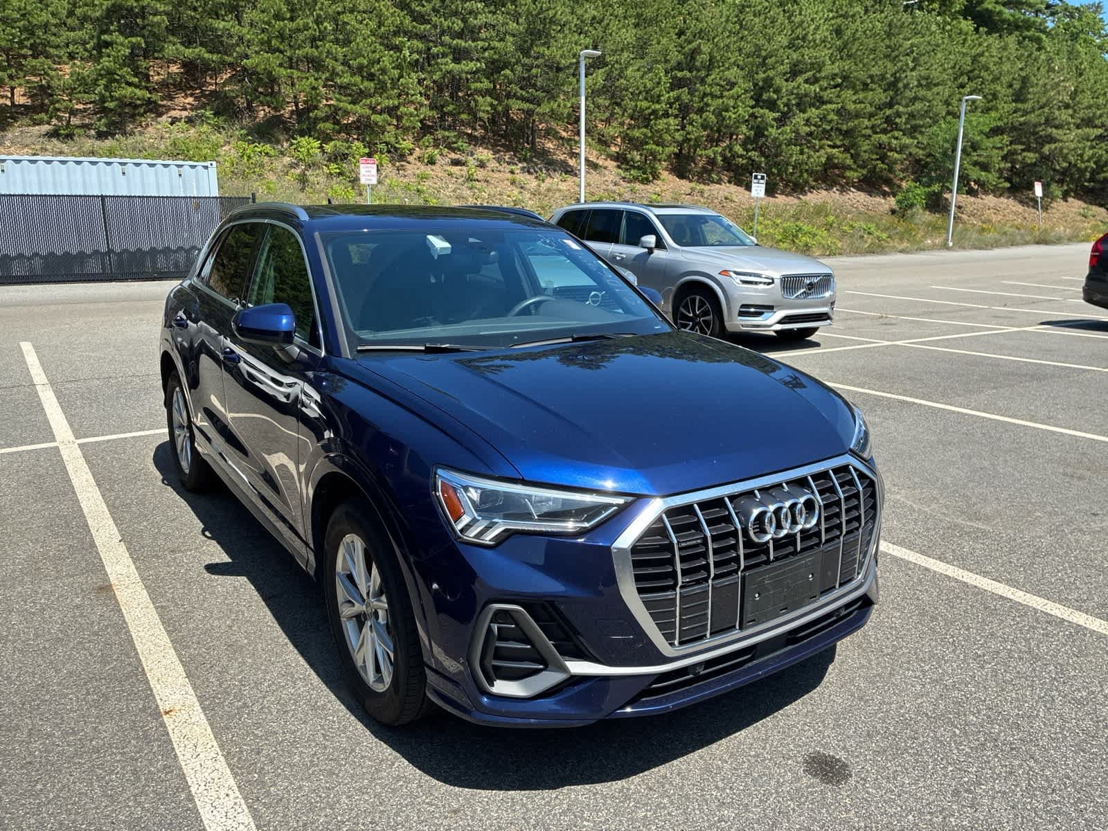 Used 2025 Audi Q3 2.0T Premium AWD/4WD image 2