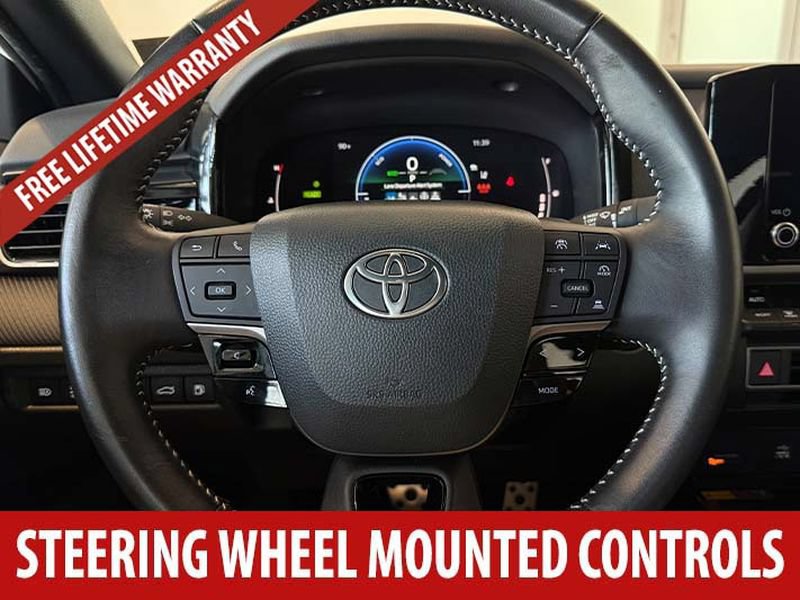 Used 2025 Toyota Camry SE FWD image 10