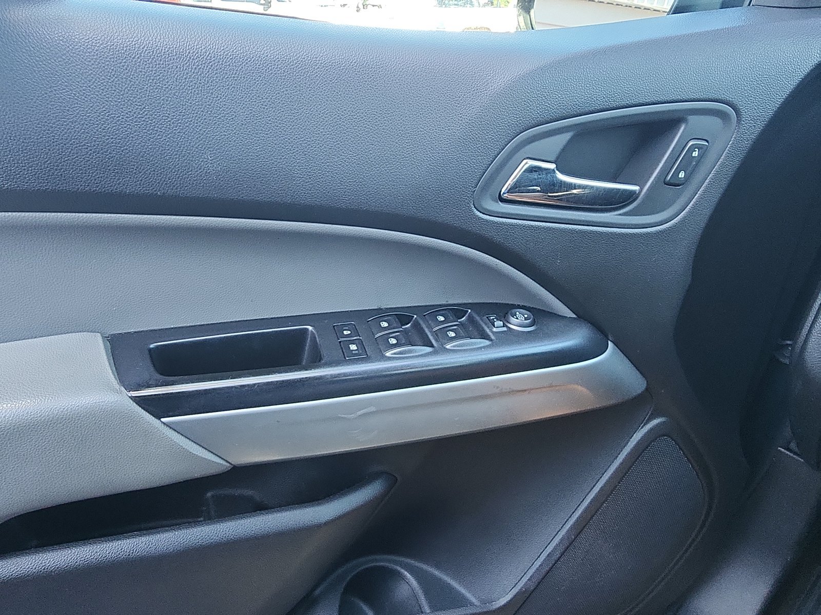 Used 2016 Chevrolet Colorado LT w/ LT Convenience Package RWD image 18