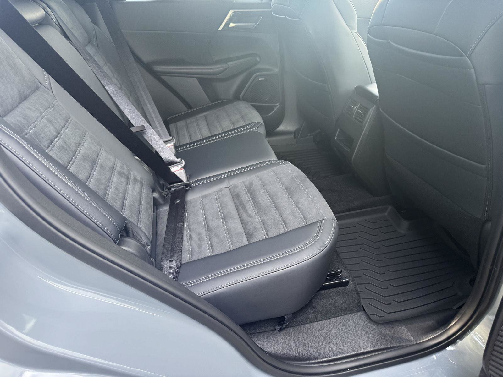 New 2026 Mitsubishi Outlander AWD image 18
