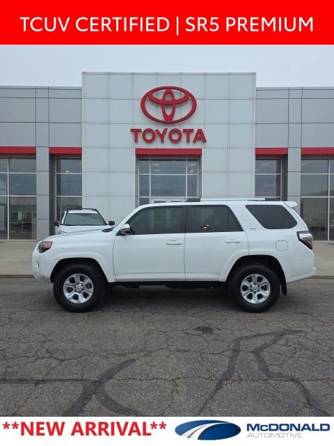Used 2024 Toyota 4Runner SR5 Premium w/ SR5 Premium Package image 3