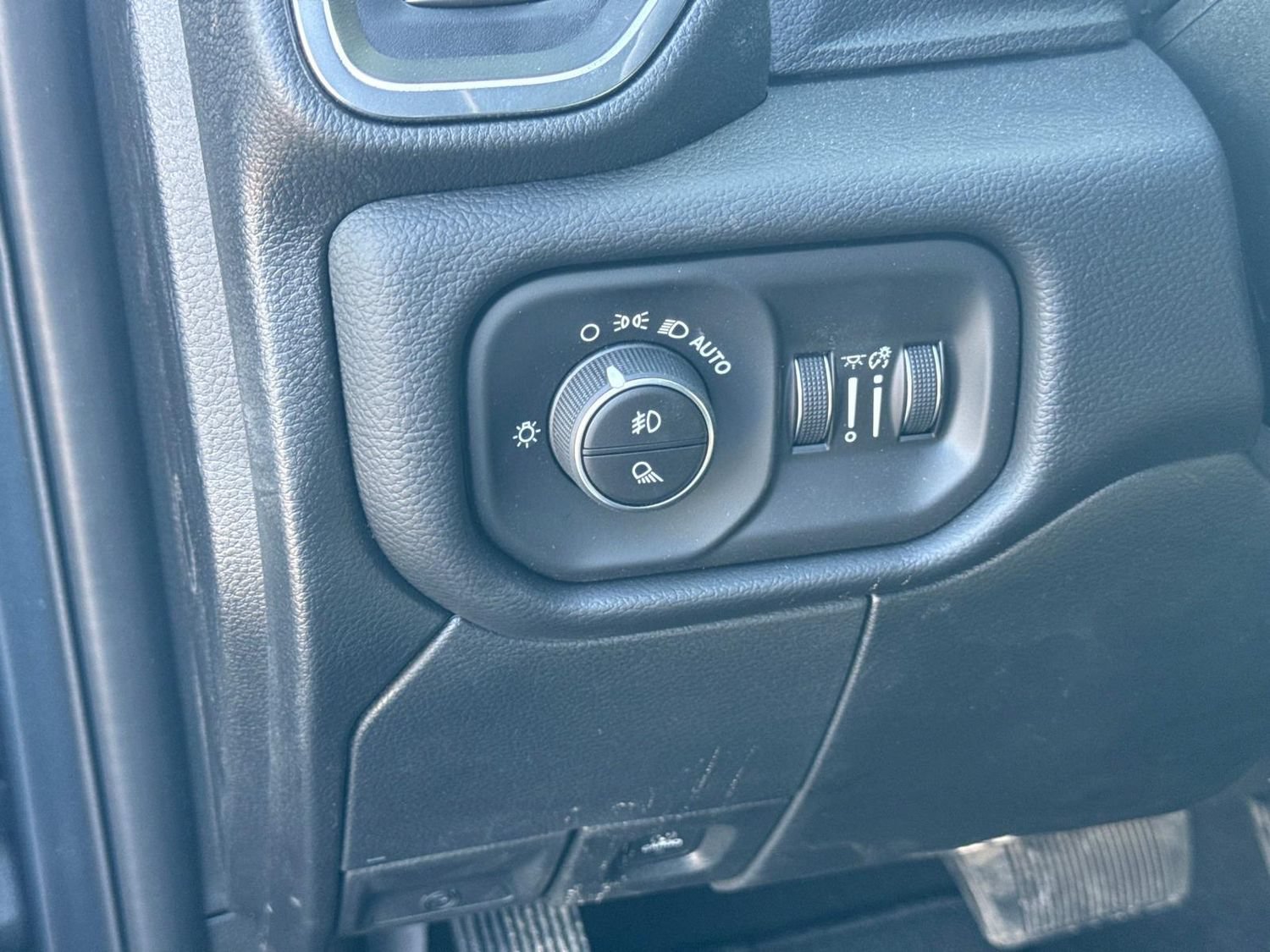 New 2026 RAM 2500 Laramie w/ Night Edition AWD/4WD image 28
