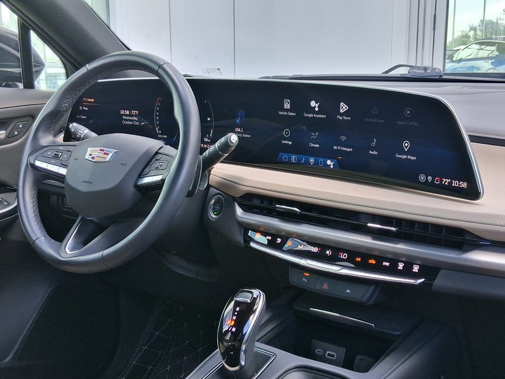 Certified 2024 Cadillac XT4 Luxury FWD image 15