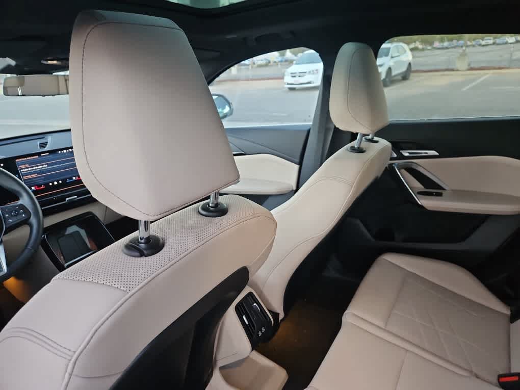 Used 2025 BMW X2 xDrive28i w/ Premium Package AWD/4WD image 9