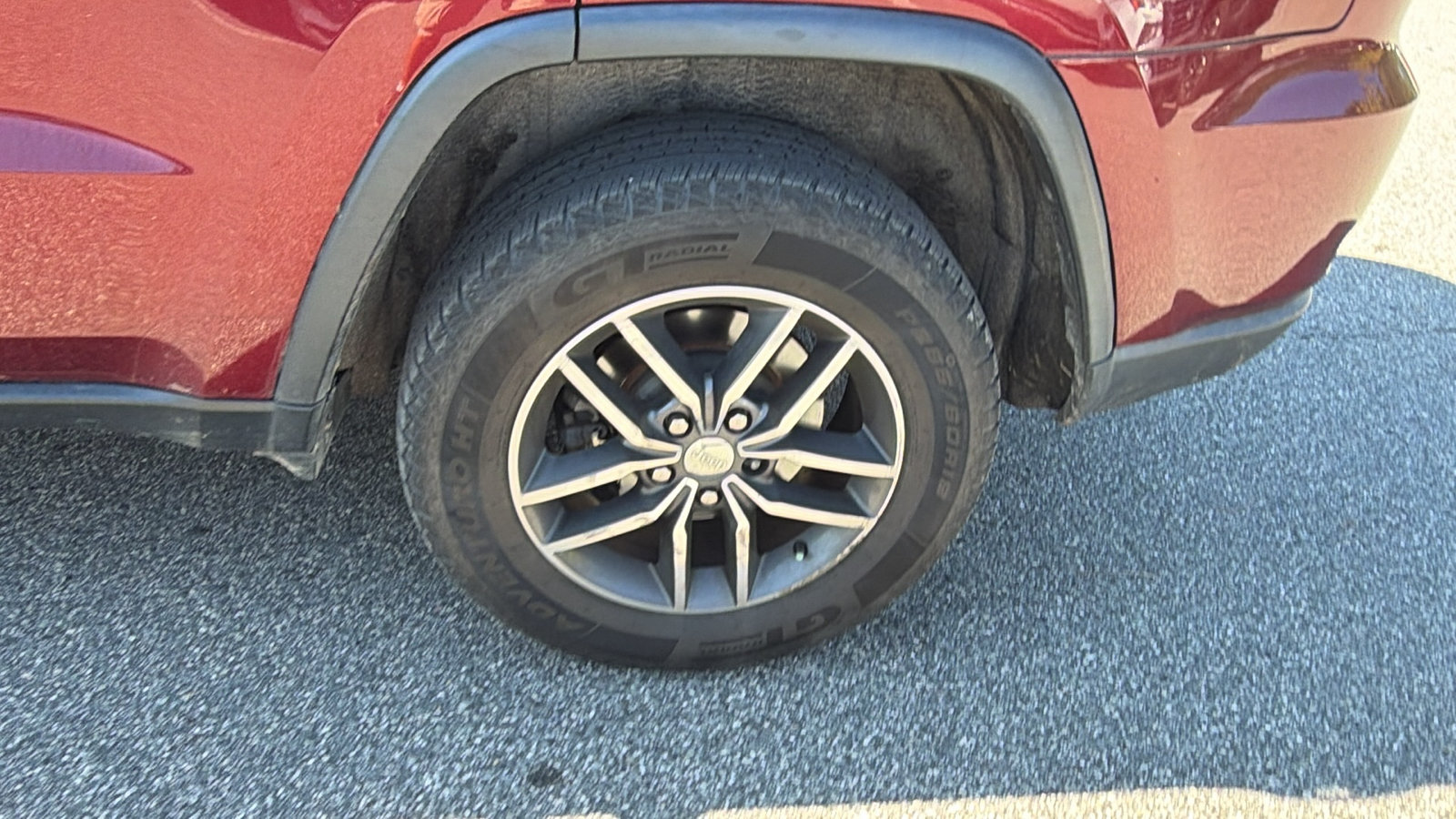 Used 2018 Jeep Grand Cherokee Limited AWD/4WD image 12