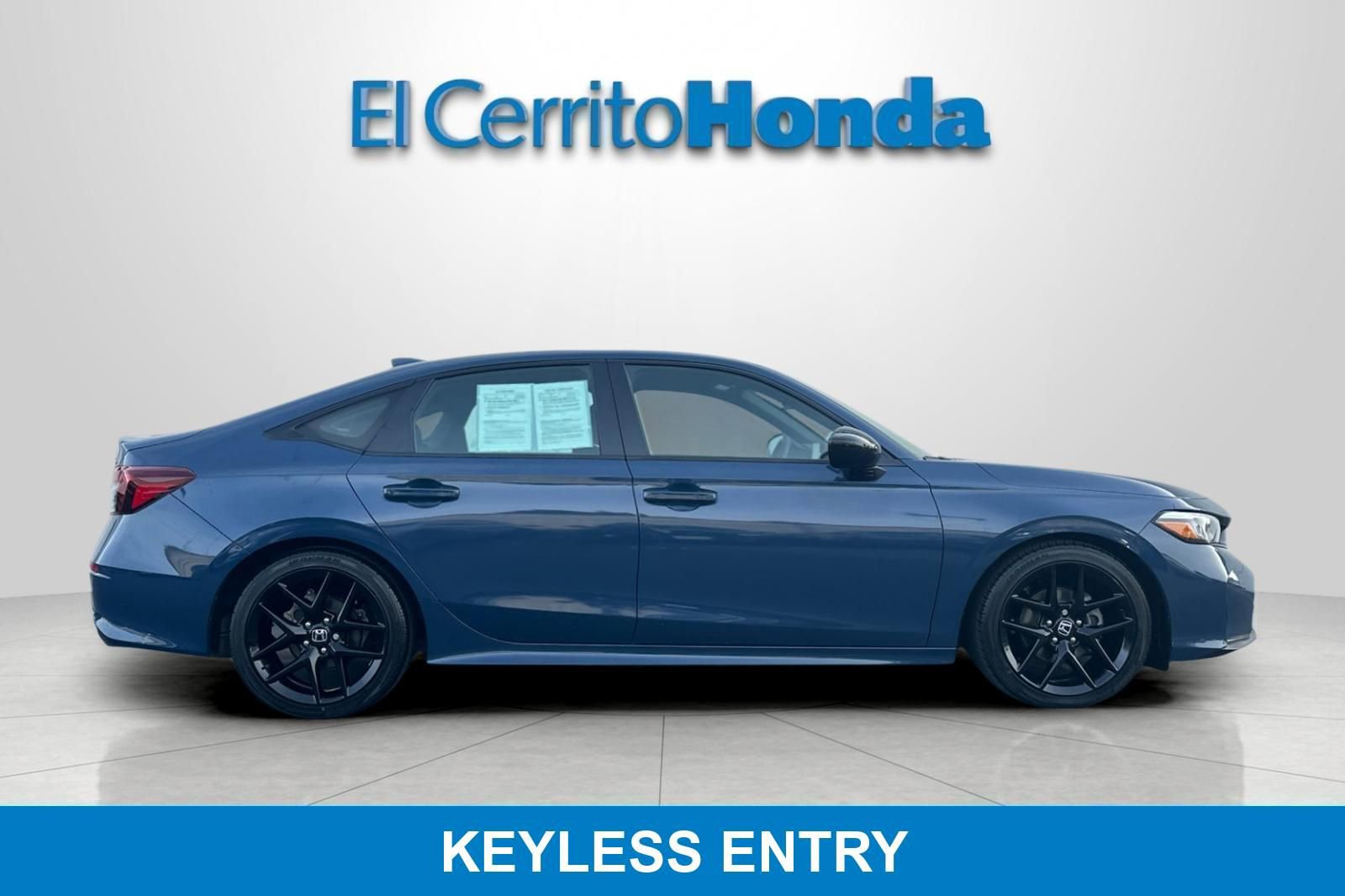 Used 2025 Honda Civic Sport image 2