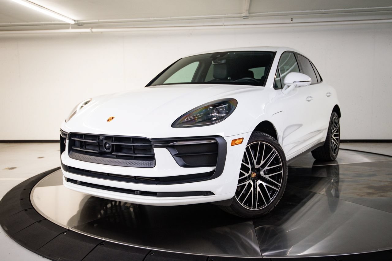 Certified 2023 Porsche Macan AWD/4WD video 1