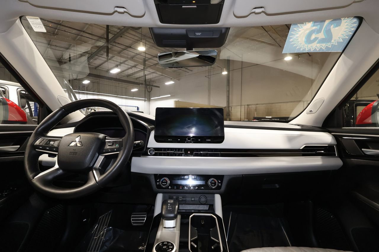 Used 2025 Mitsubishi Outlander SEL FWD image 30