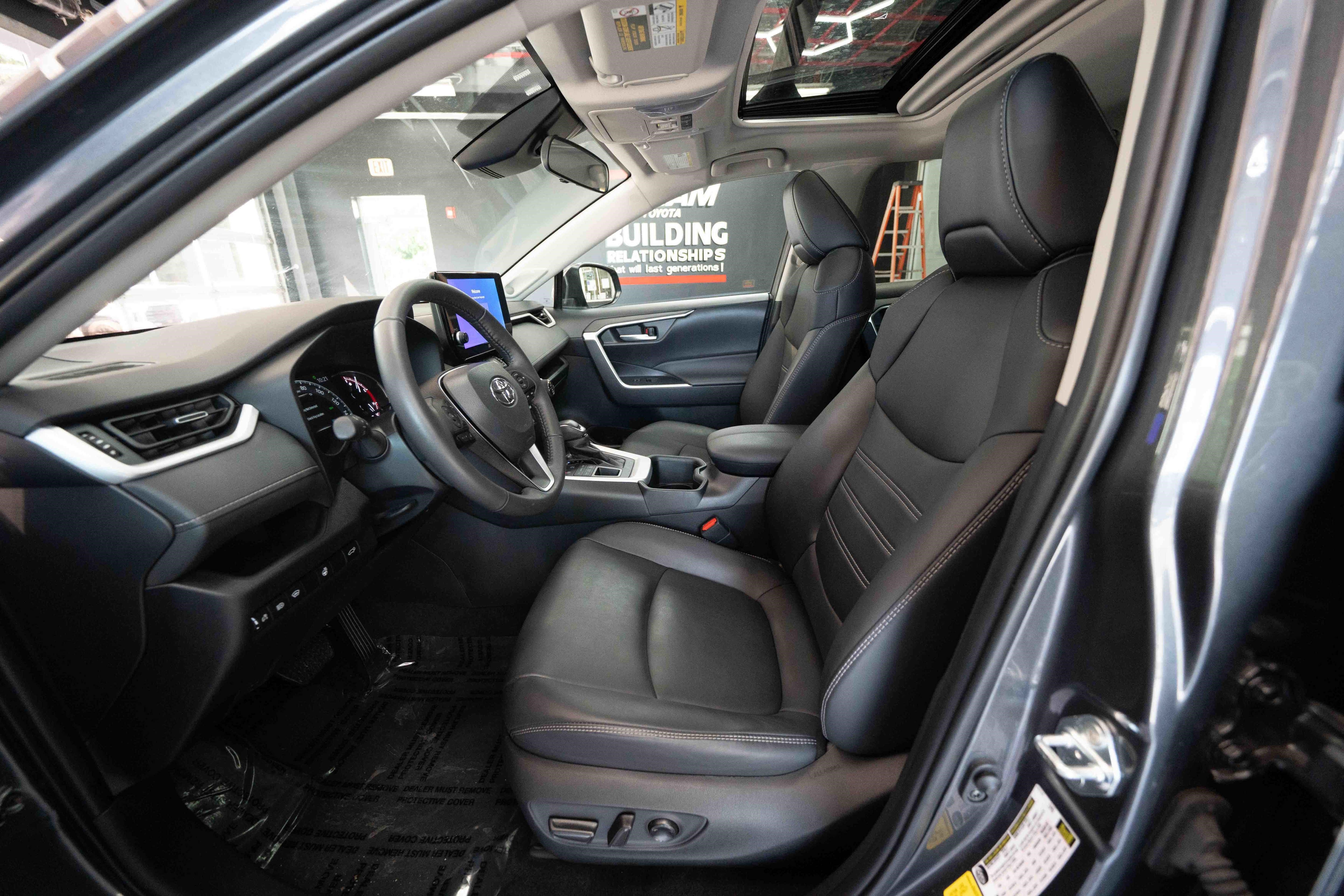 Certified 2023 Toyota RAV4 XLE Premium AWD/4WD image 10