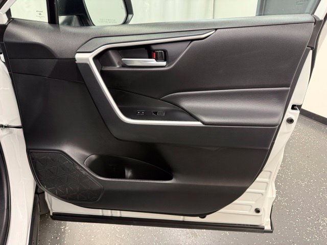 Certified 2025 Toyota RAV4 XLE AWD/4WD image 8