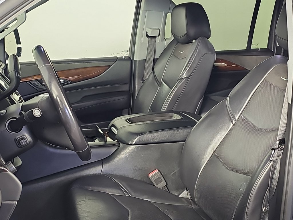 Used 2018 Cadillac Escalade ESV Premium Luxury RWD image 13