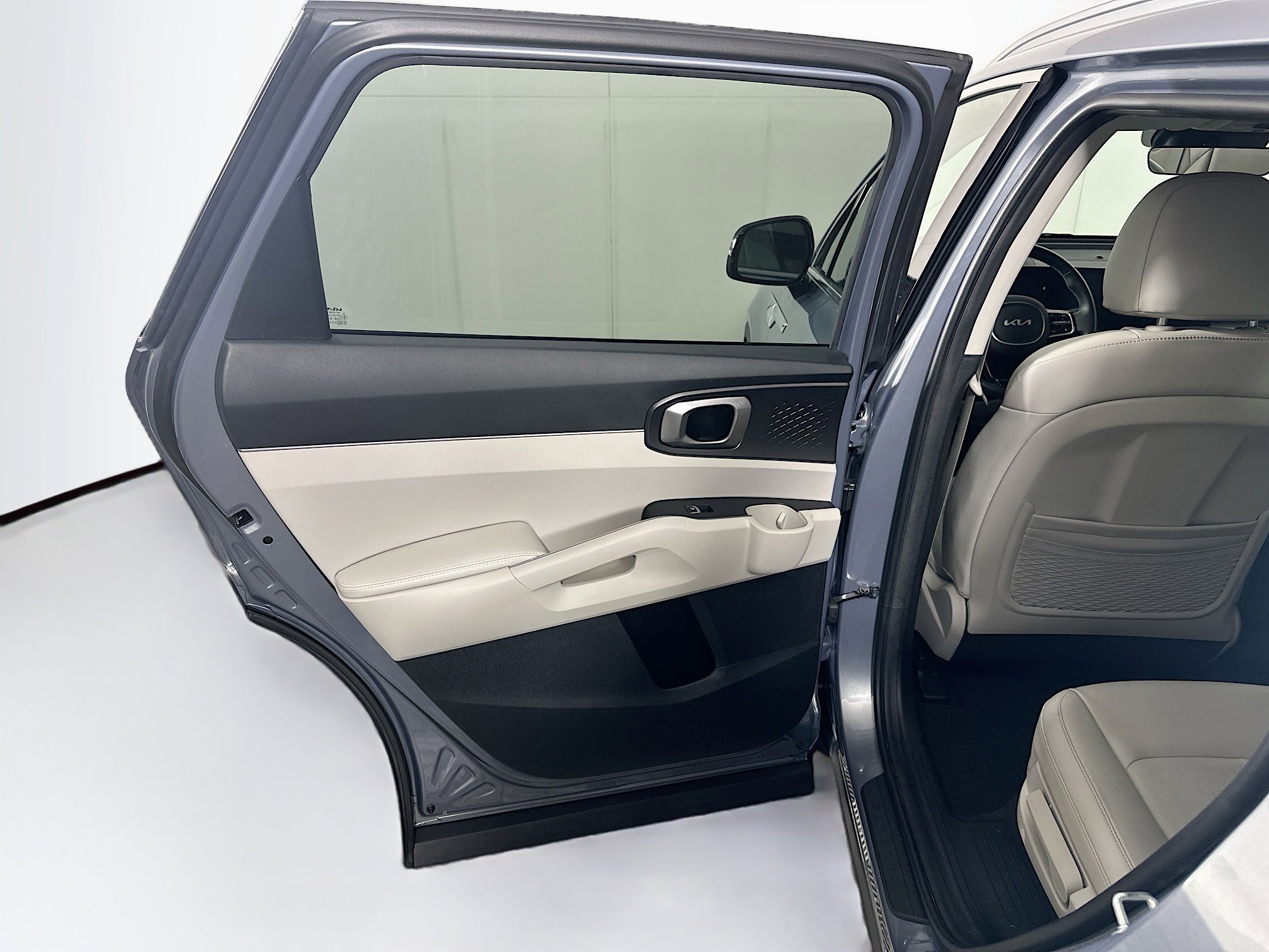 Used 2024 Kia Sorento S FWD image 26