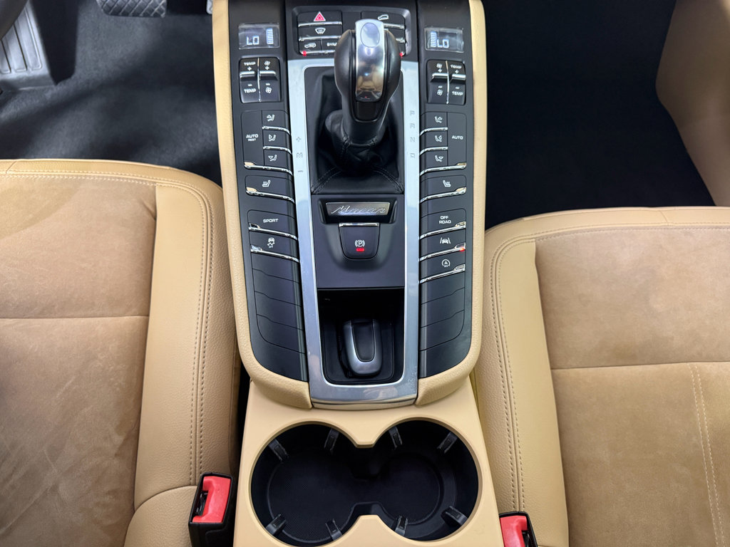 Used 2018 Porsche Macan Base (PDK) image 23