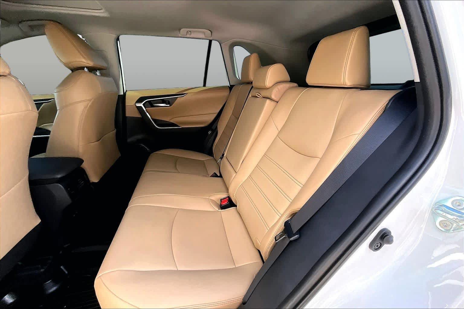 Used 2025 Toyota RAV4 XLE Premium w/ Weather Package FWD image 21