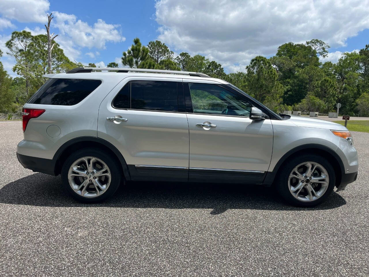 Used 2013 Ford Explorer Limited image 6
