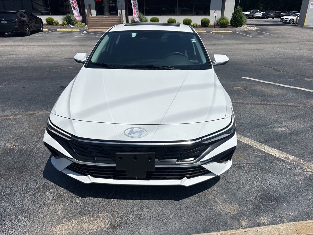 Used 2025 Hyundai Elantra Limited FWD image 8