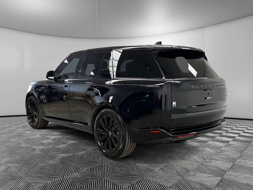 Used 2023 Land Rover Range Rover SE AWD/4WD image 3