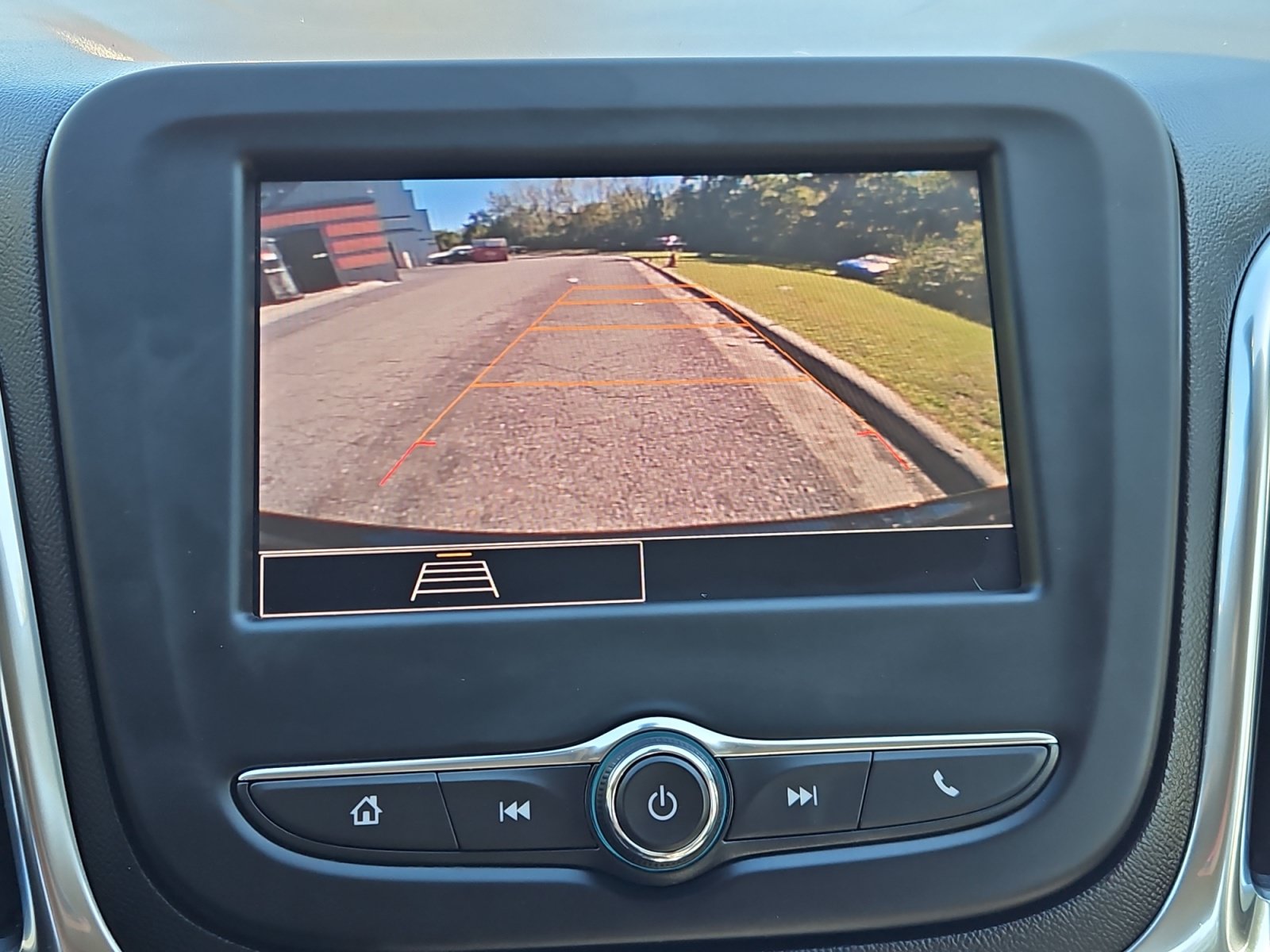 Used 2022 Chevrolet Equinox LS AWD/4WD image 16