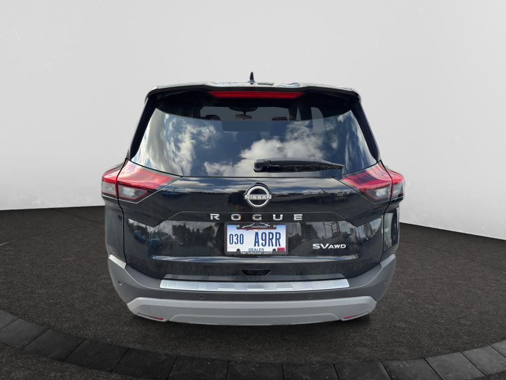 Used 2023 Nissan Rogue SV AWD/4WD image 3