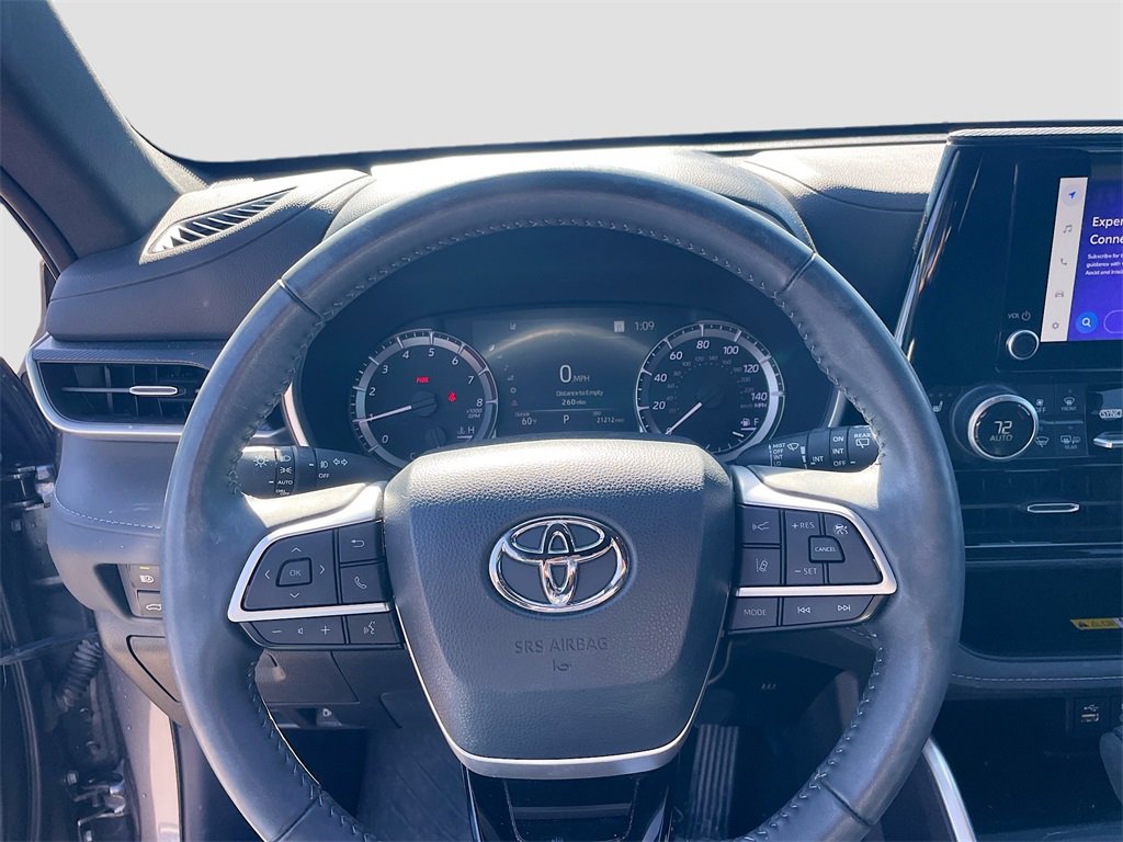 Used 2023 Toyota Highlander XSE image 13
