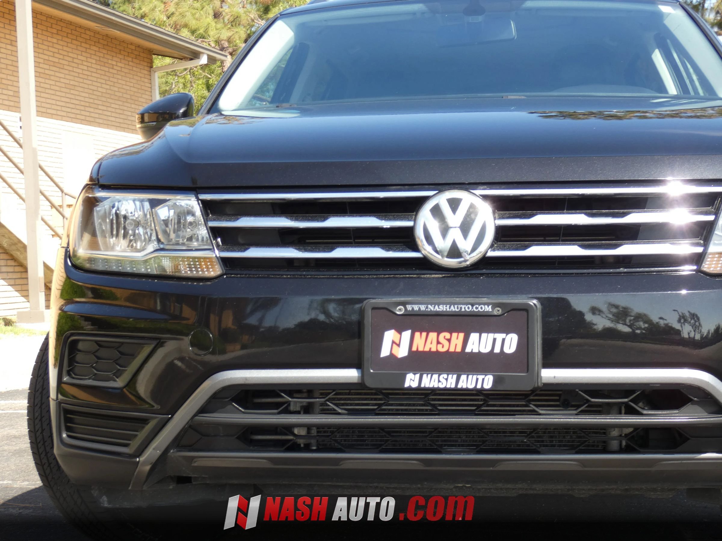 Used 2018 Volkswagen Tiguan SE w/ Panoramic Sunroof Package AWD/4WD image 18
