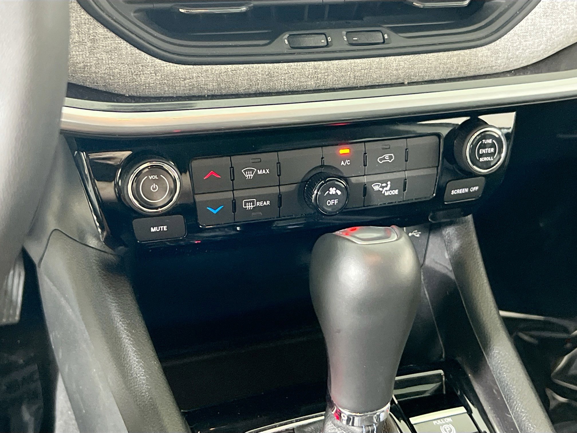 Used 2022 Jeep Compass Latitude image 15