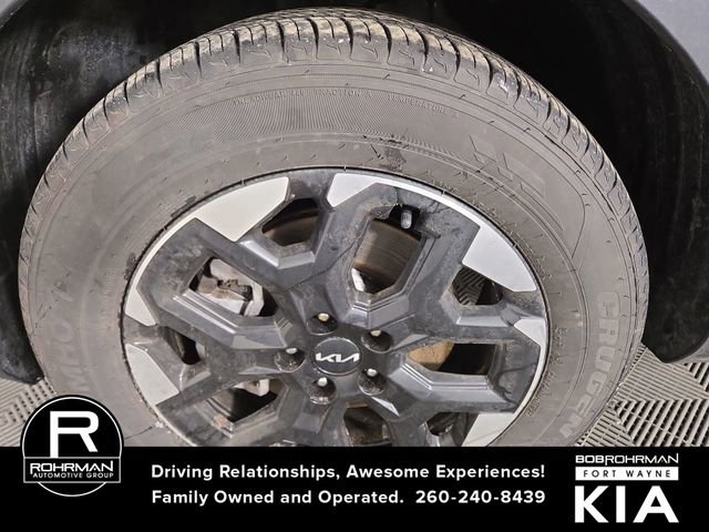 Certified 2025 Kia Sorento S image 12