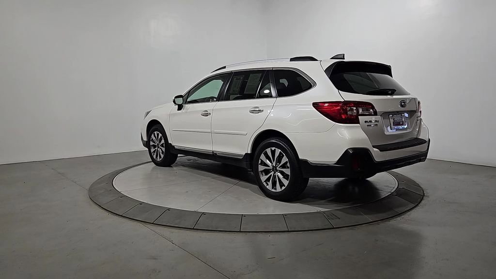Used 2019 Subaru Outback 2.5i Touring AWD/4WD image 3