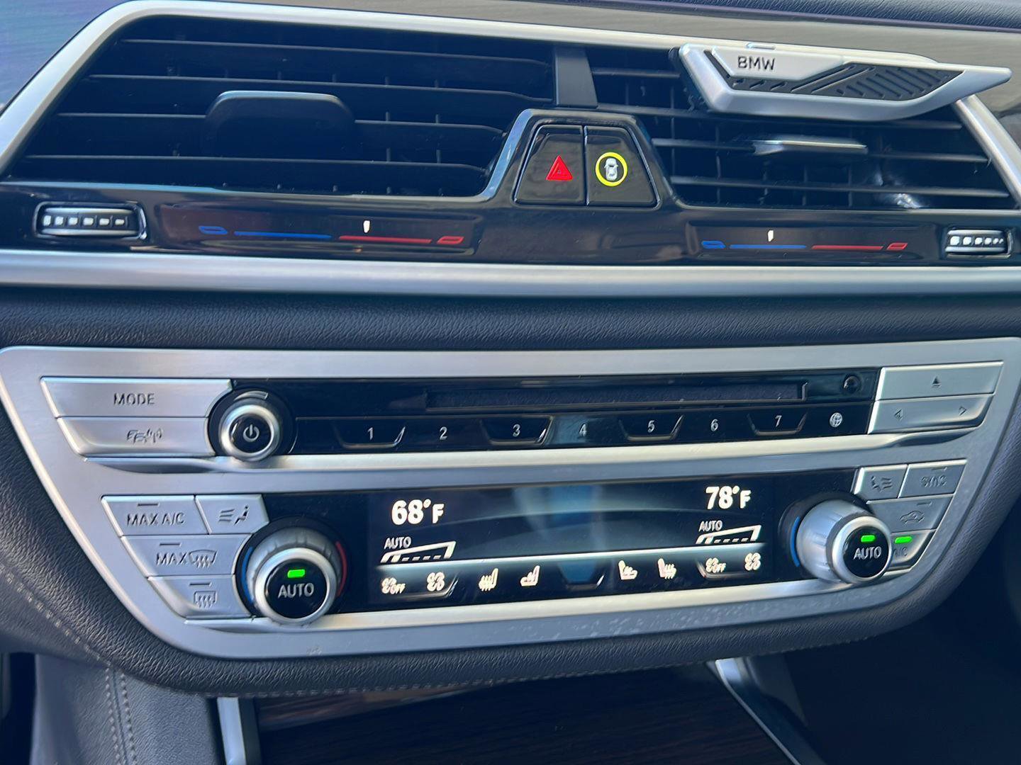 Used 2020 BMW 740i image 28