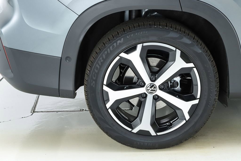New 2026 Volkswagen Tiguan SE image 13