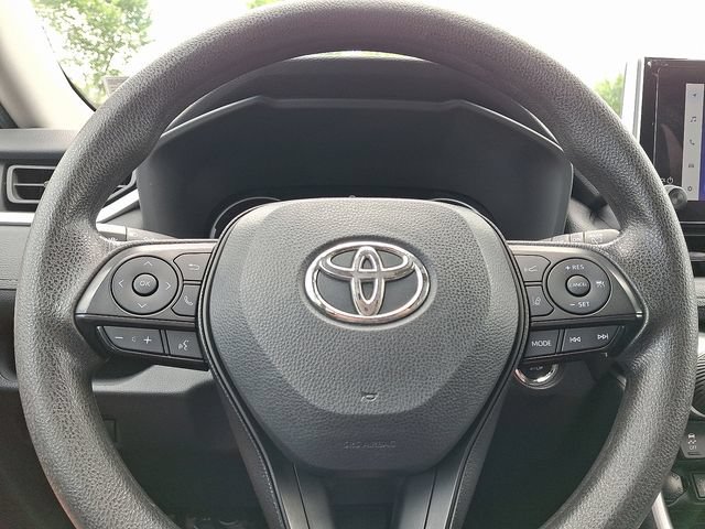 Used 2024 Toyota RAV4 XLE AWD/4WD image 17