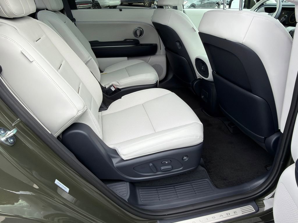 New 2026 Hyundai Palisade Calligraphy FWD image 15