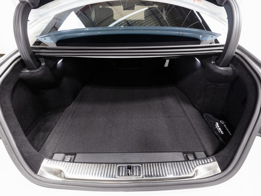 Used 2025 Mercedes-Benz S 580e 4MATIC Sedan image 31