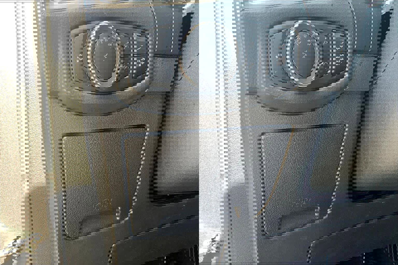 Used 2024 Ford Edge Titanium image 35