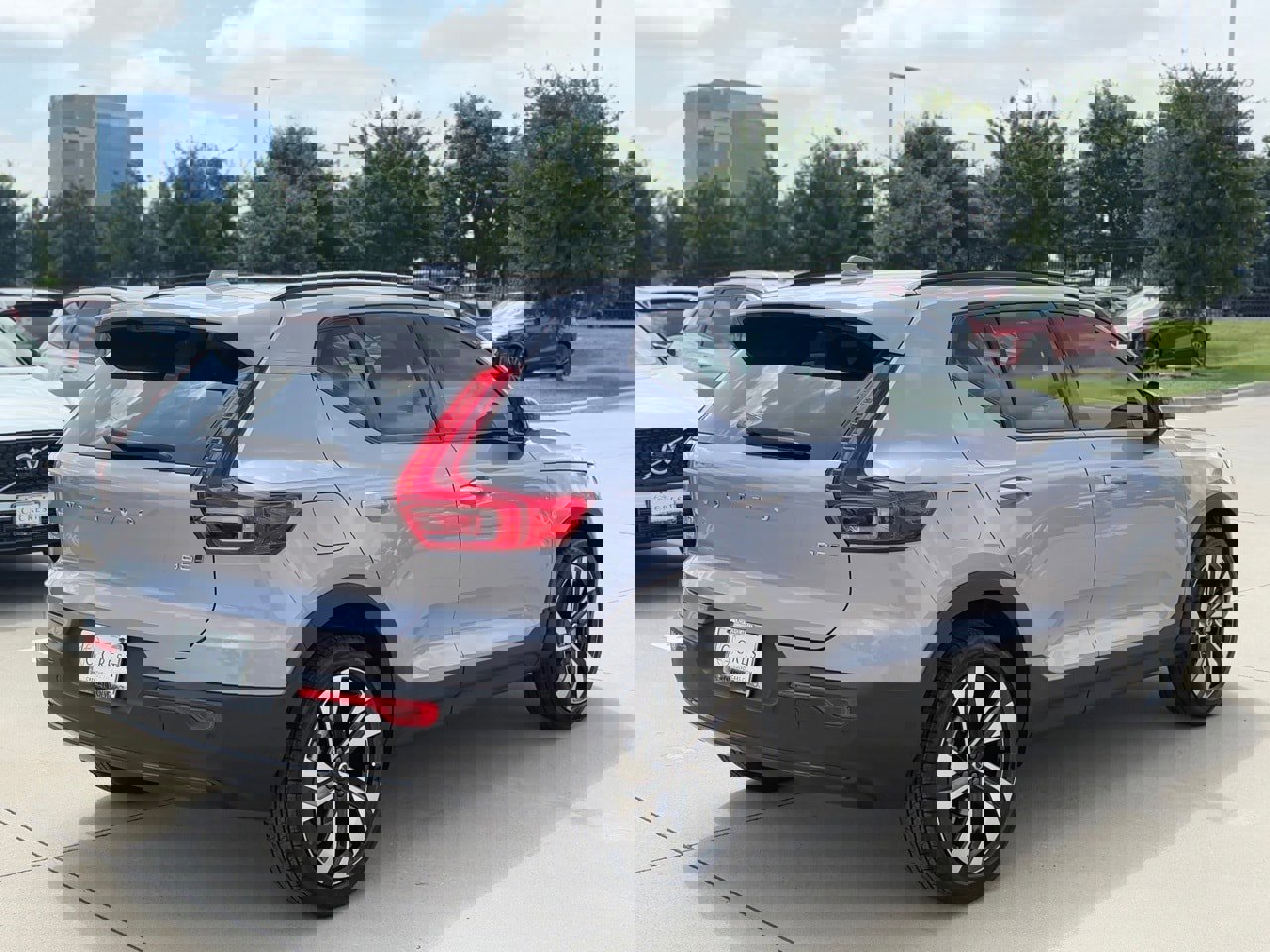 New 2026 Volvo XC40 B5 Ultra w/ Protection Package Premier image 5