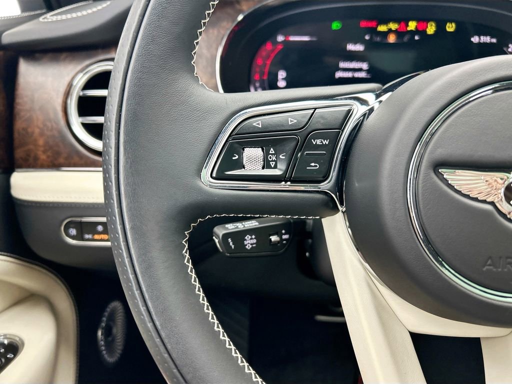 Used 2025 Bentley Bentayga Extended Wheelbase image 11