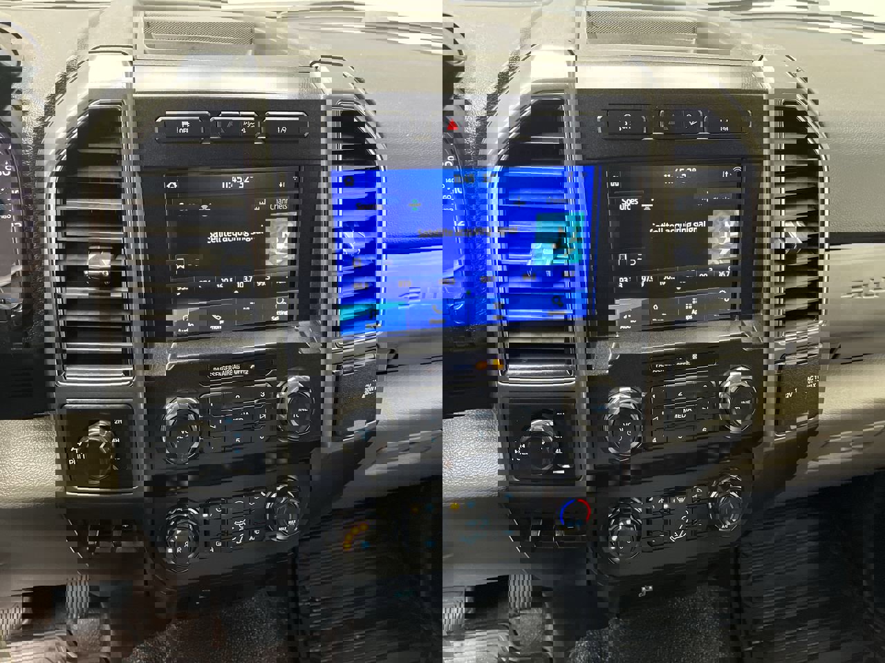 Certified 2020 Ford F250 XLT w/ XLT Value Package image 19