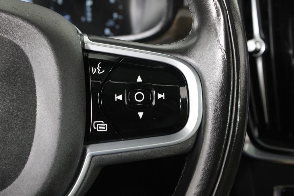 Used 2018 Volvo S90 T5 Momentum w/ Convenience Package image 25