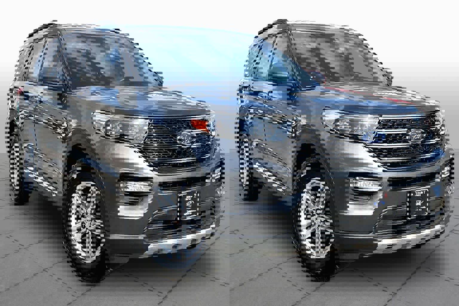 Used 2020 Ford Explorer XLT w/ Equipment Group 202A image 3