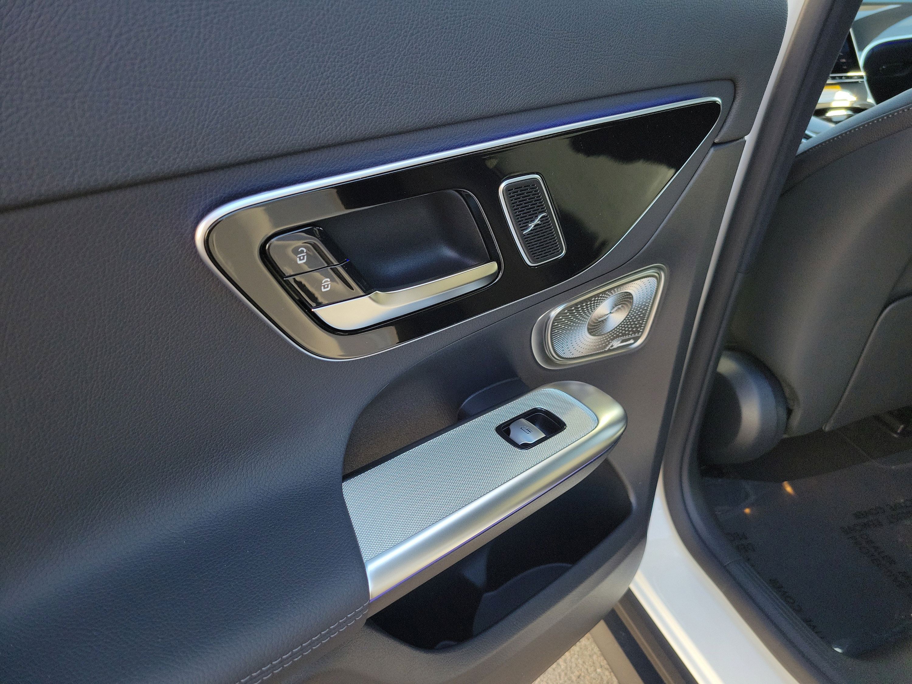 Certified 2026 Mercedes-Benz GLC 300 image 6