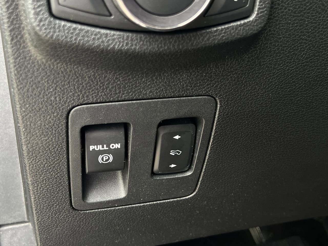 Used 2020 Ford F150 Platinum w/ Equipment Group 701A Luxury AWD/4WD image 17