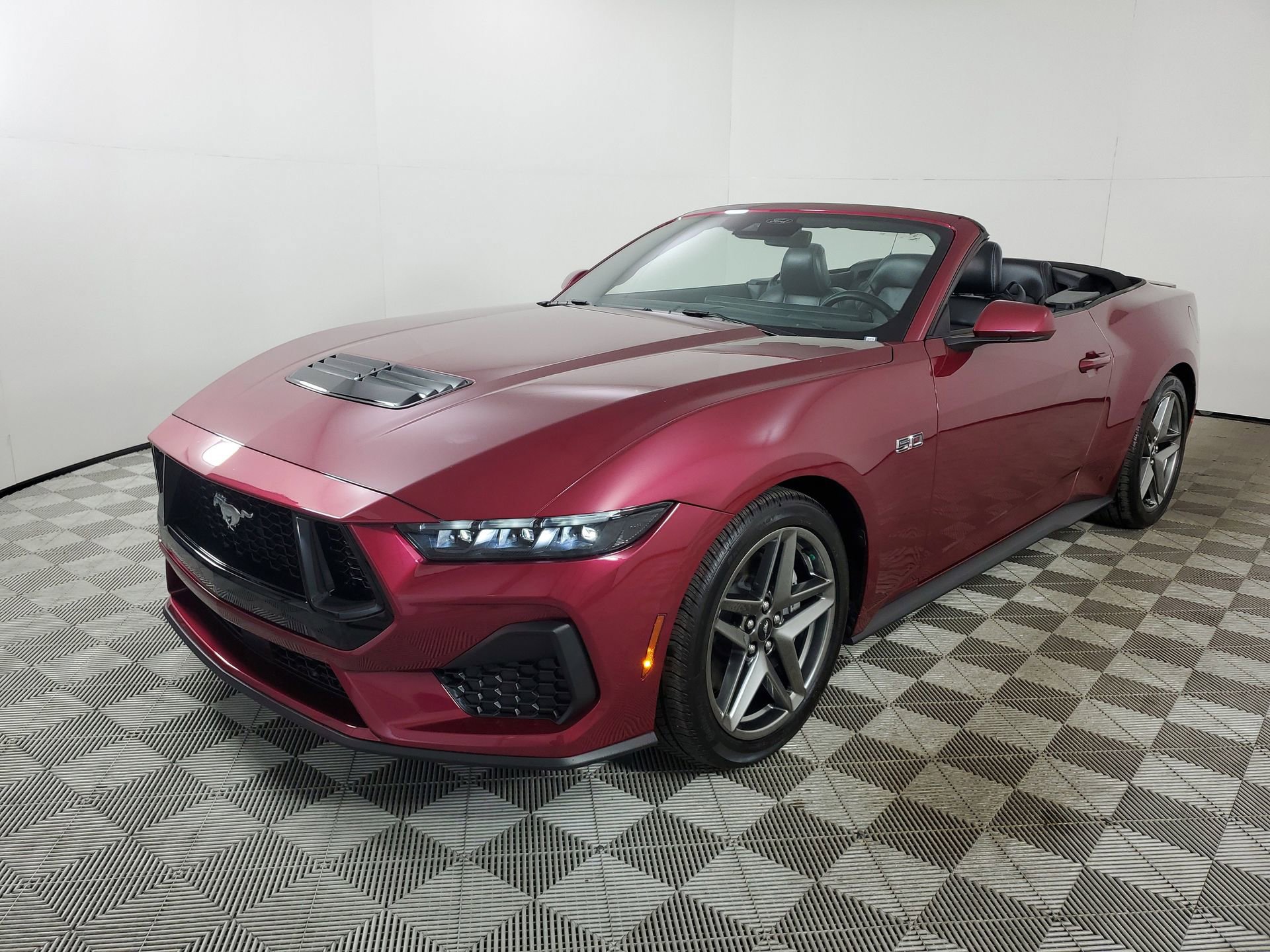Used 2025 Ford Mustang GT Premium image 4
