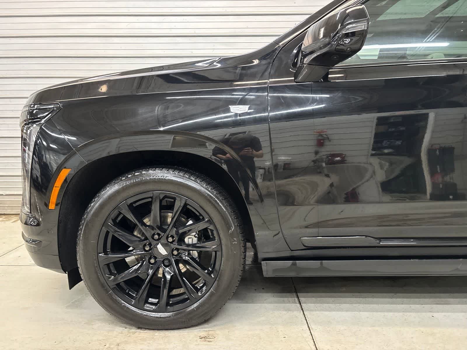 Used 2025 Cadillac Escalade Sport Platinum AWD/4WD image 4
