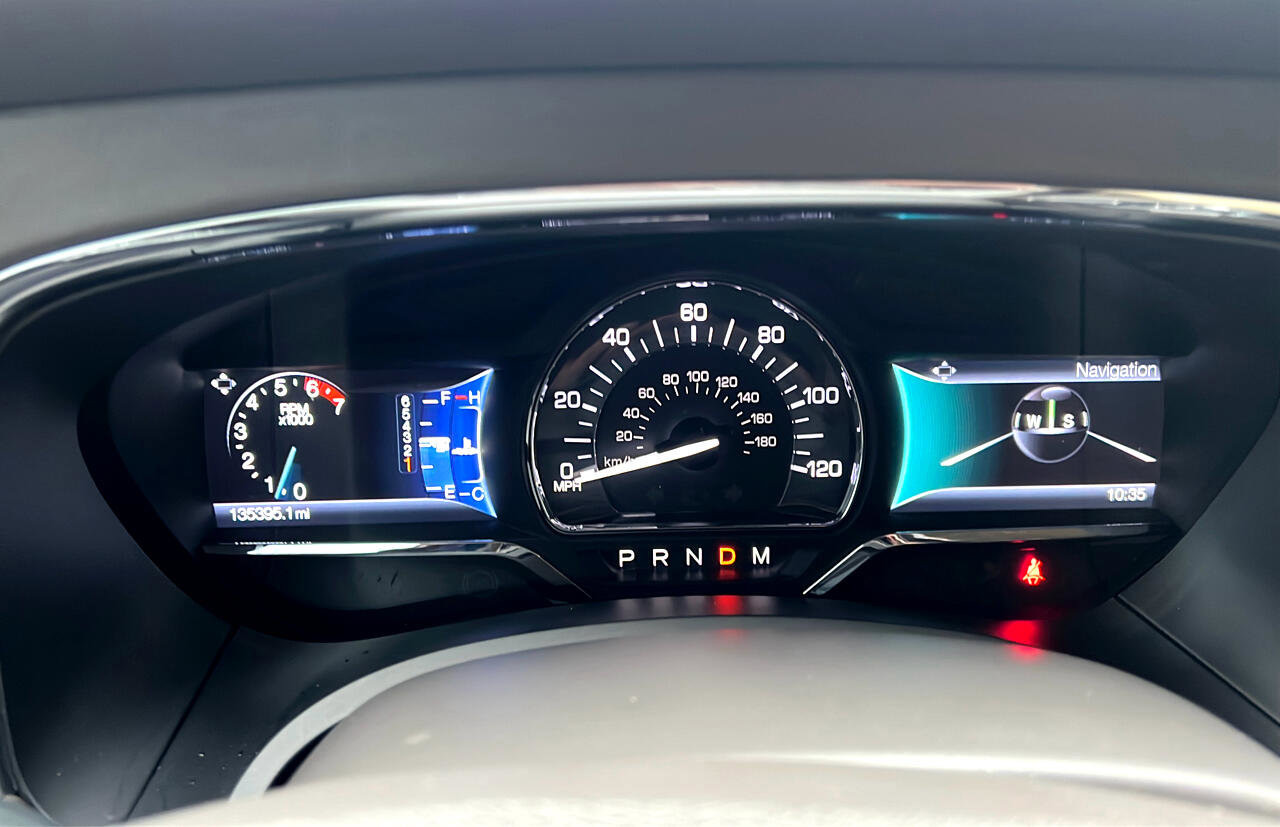 Used 2016 Lincoln Navigator Reserve image 21