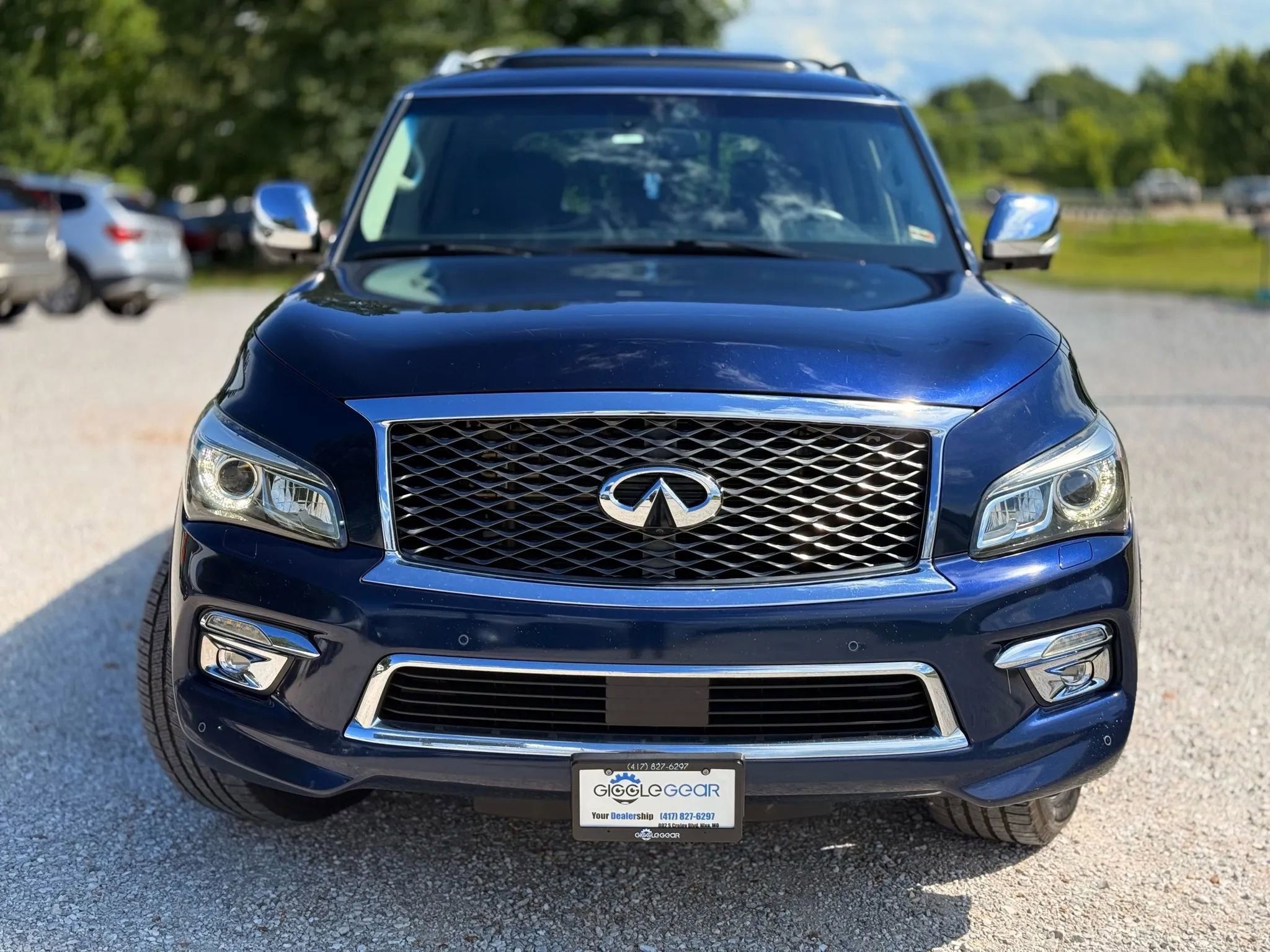 Used 2015 INFINITI QX80 4WD w/ Deluxe Technology Package image 8