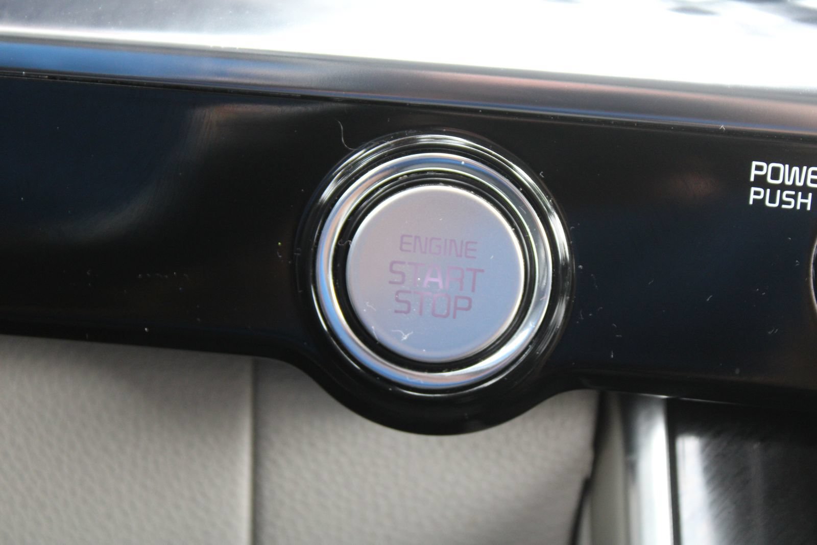 Certified 2023 Kia Carnival SX Prestige FWD image 43