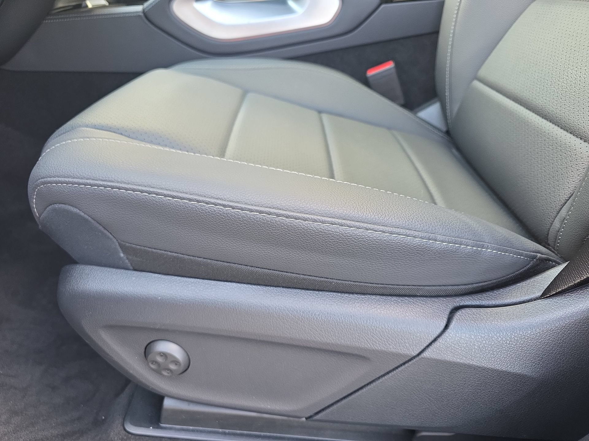 Certified 2026 Mercedes-Benz GLE 450 4MATIC image 28