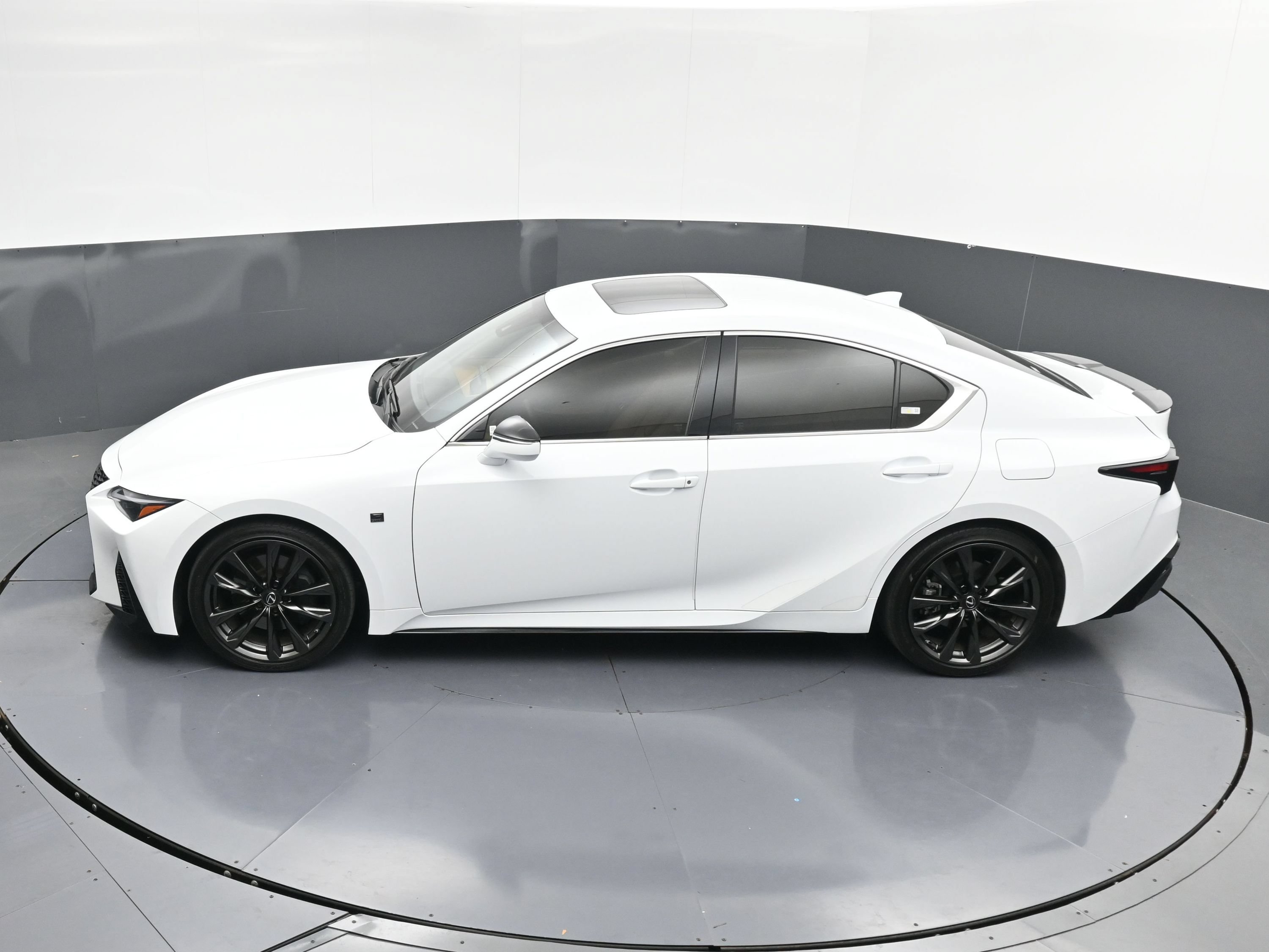 Used 2024 Lexus IS 350 F Sport RWD image 36